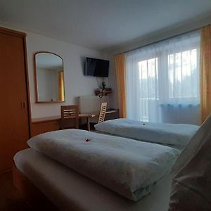 Kamer met een Queen Size Bed